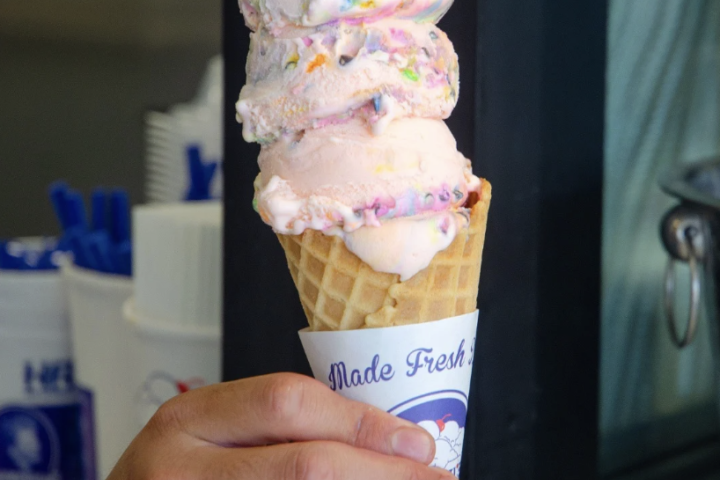 Handel's Grand Opening